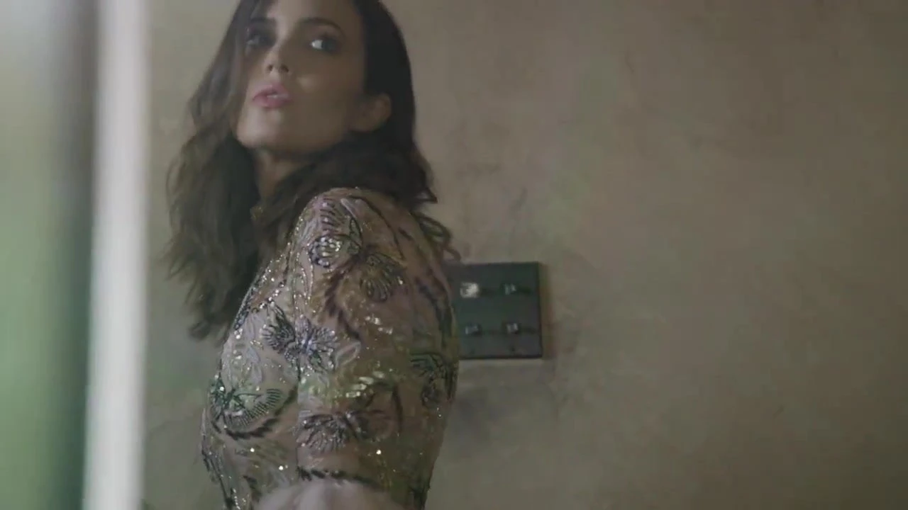 Mandy Moore -L'OfficielAU Fashion Book