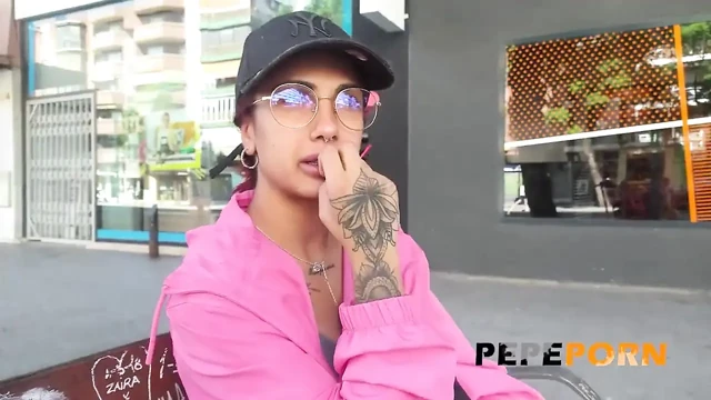 Valeria Del Rio's Tight Ass Is Back in Business, and It Needs a Rough Anal