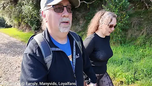 Горячая анальная игрушка в лагуне, влоге