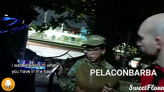 Дорожный офицер с большой задницей обыскивает мой багажник, и я сломаю его киску и сперму на его лицо дважды. PelaConbarba с участием SweetFlorr