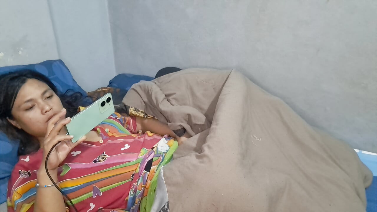 Το μουνί έχει πολλή γεύση και σπέρμα στον κώλο