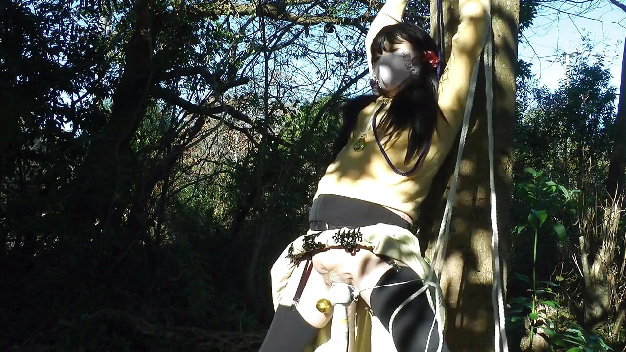 Eğitmen No45'ten emir Rotoru bir bacağını asılı bırakarak cezalandırın