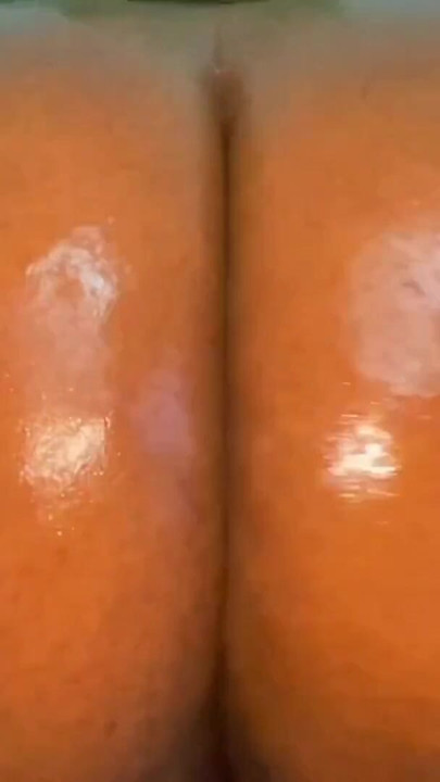 I KNOW YOU WANT TO FUCK MY BIG JUICY ASS - TEASE! | Clip 1