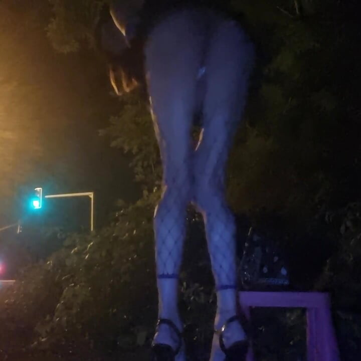 A Whore in a Mini-Skirt Ras du CuL, on the Edge of the🛣Nationale 7 in BRUNOy. 2H00 VaneSsaBiTCHx PariSChienneTrvprod⁹¹