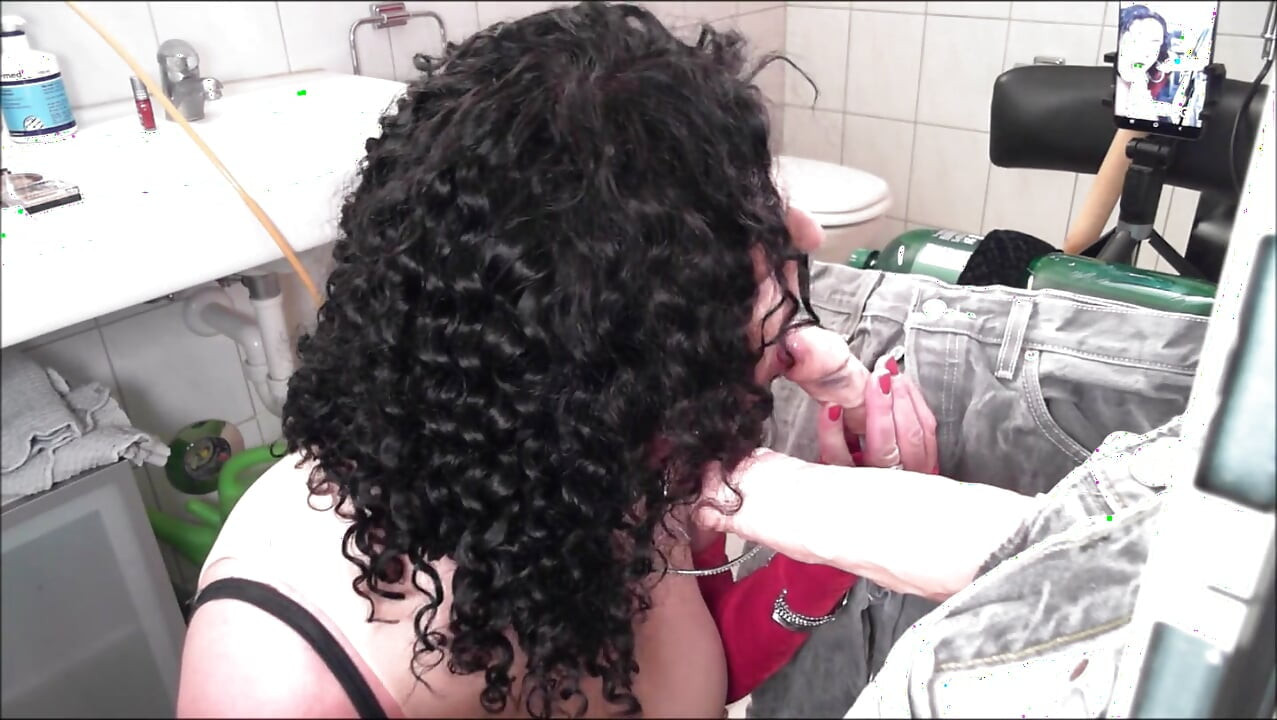 Triple dildo suck