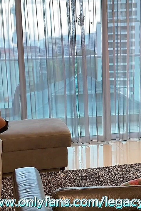 Sexy trẻ châu Á tóc vàng vú to da rám nắng shemale fucks với đít bự hung cơ bắp anh chàng