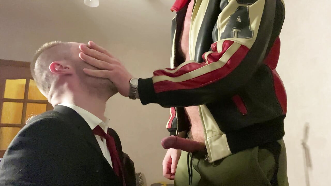 Dio 1. Menatplay. Uredski radnici Kinkysirius u odijelu žestoko jeban od kožnog medvjeda