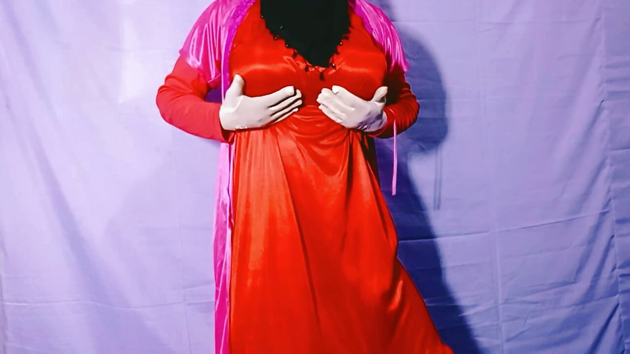 孟加拉非常漂亮的性感女人的丈夫在国外