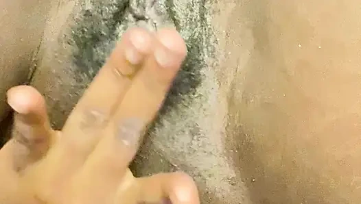 Permainan memek sempit cewek kulit hitam ini (sambil ngomong jorok)