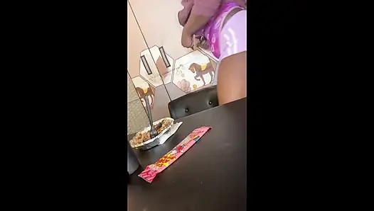 Mukbang hedeflerim hakkında konuşurken Brezilya yemeği yiyor (gel benimle rahatla)