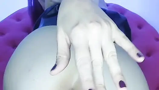 Boynuzlular da Cadılar Bayramı'nı kutlar... Ama metresini memnun etmek fahişelere benziyor!