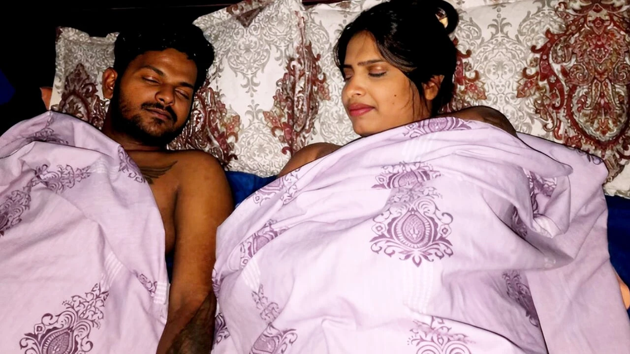 Hot Desi Video. Husband and Wife Had Hardcore Sex in the Midd Night, Fuck Har Pussy ( Tejaswini )