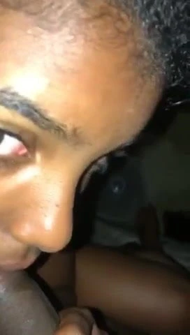 Bajan flicka suger en fet kuk