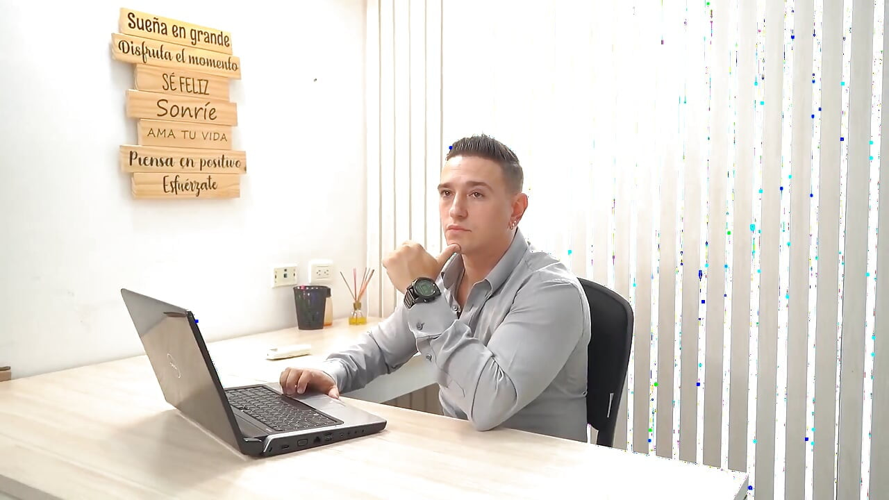 Creampie-busty Pervert Kneels During the Interview and Sucks Her Boss's Dick Until She Gets the Job