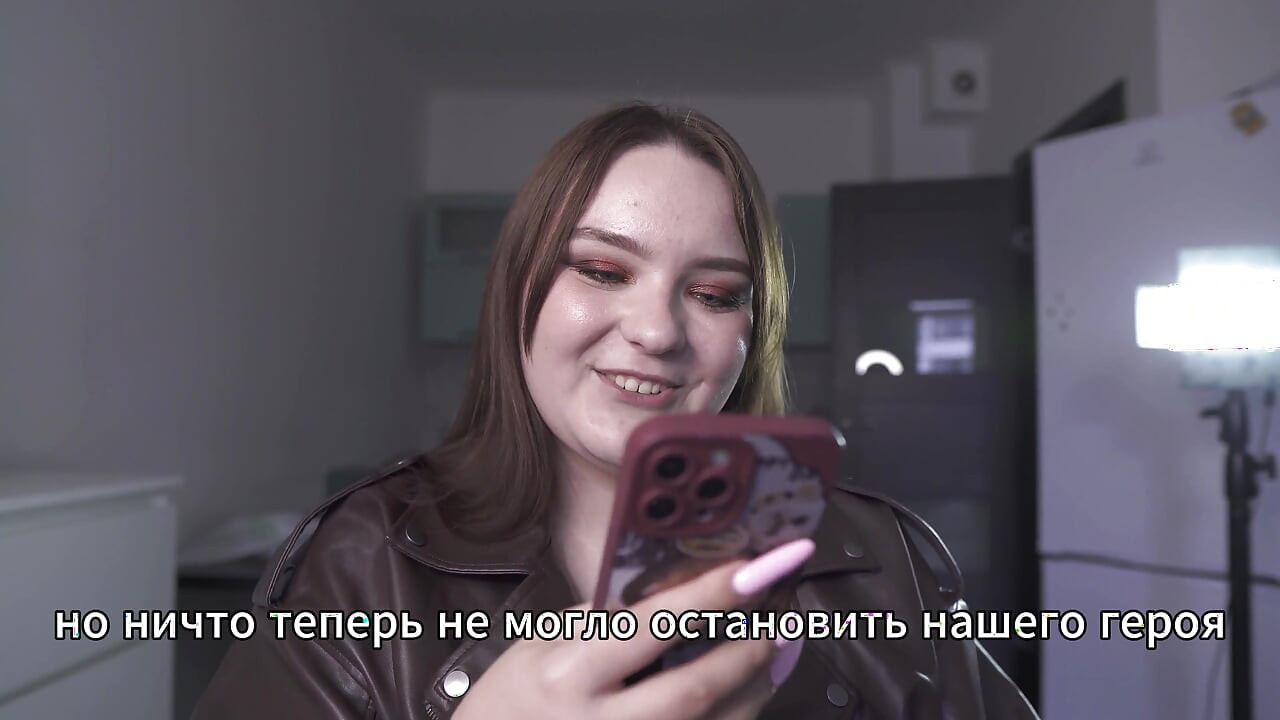 Historia porno - Żona porucznika chętnie położyła się pod szefem (Rosyjski, obciąganie, Ostry seks, Rogacz)