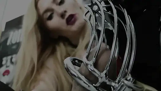 Menghancurkan martabatmu