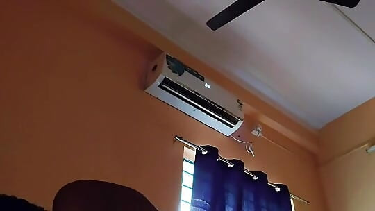 Si jalang bertetek besar saya tahu cara melayan abang tirinya