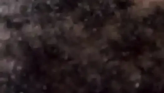 Fışkırtana kadar amıyla oynuyor