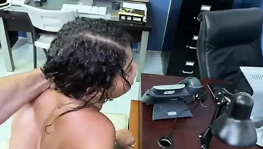 Bosku selalu mendapatkan apa yang dia inginkan di kantor ini saat michelle anderson belajar saat aku ngentot dia di atas mejaku sampai dicrot di muka!