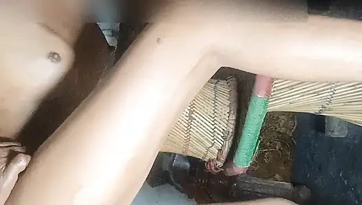 Часть 2, бойфренд снова трахает обнаженную подругу, грязный разговор, шлепаю мою обнаженную задницу