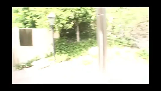 Чудесную грудастую милфу трахнули в задницу и камшот в рот черный хуище в любительском видео (фильм целиком)