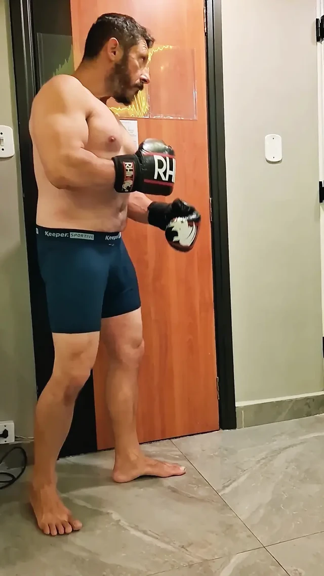 Gouine Wrestler - POV Muscle Worship Training Session