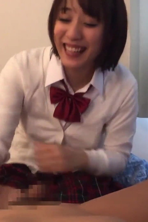Famosa streamer japonesa de grandes pechos. El video incluye dos sesiones de preñada