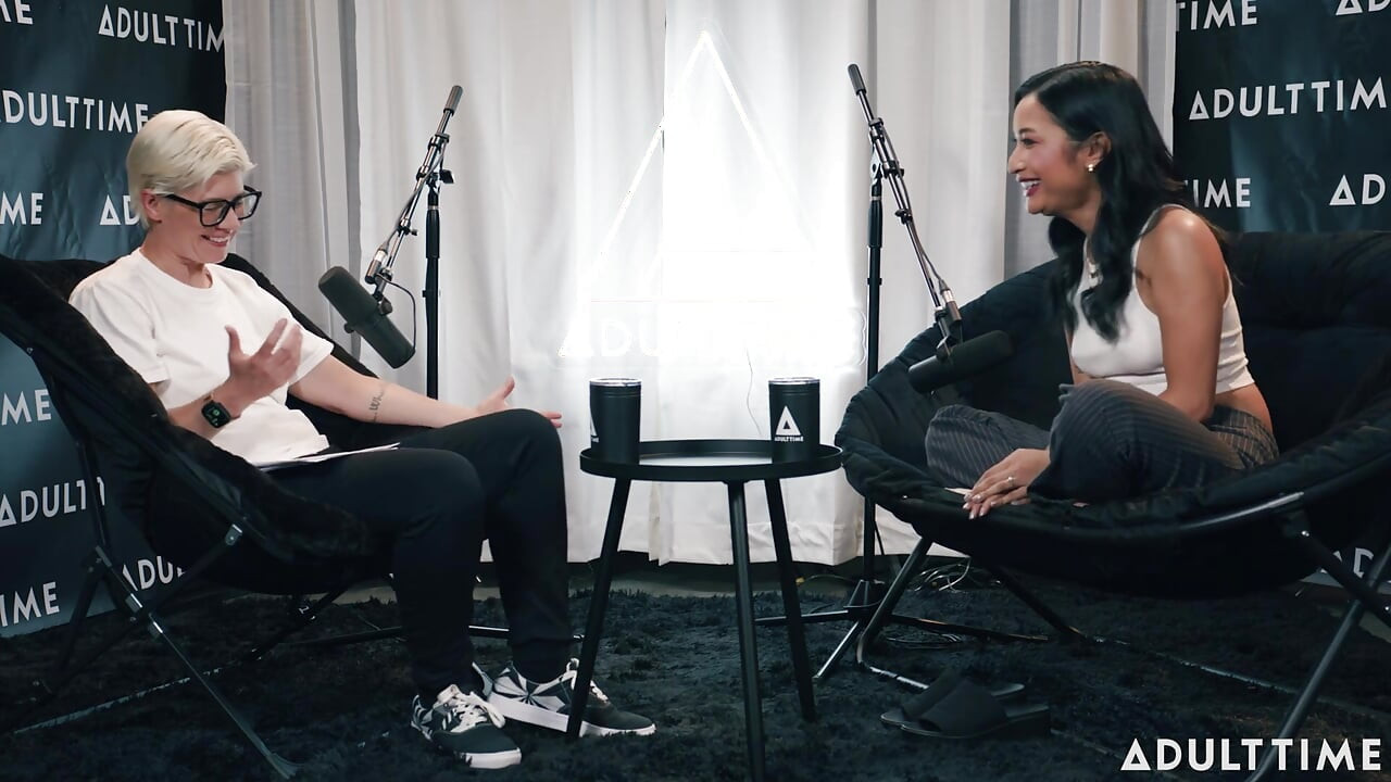 Avery Black Dry Humping, True Crime, & Directing VR Corn | the Adult Time Podcast