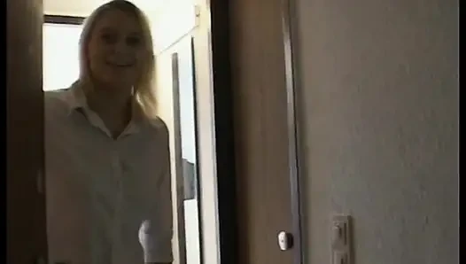 Красивая сцена минета с европейской милфой в видео от первого лица