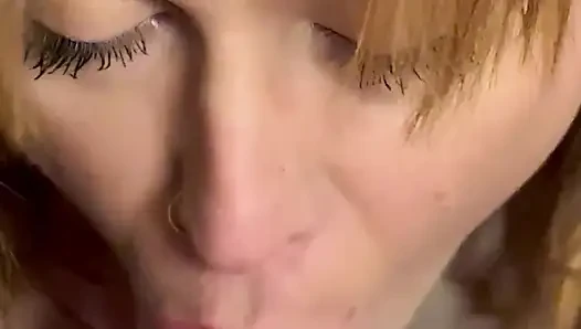 Kısa ama şişman yarak oral seks.