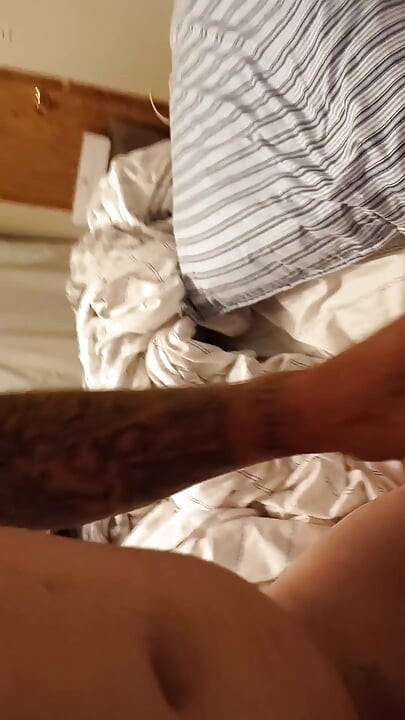 Kongkek muka dengan permainan dubur