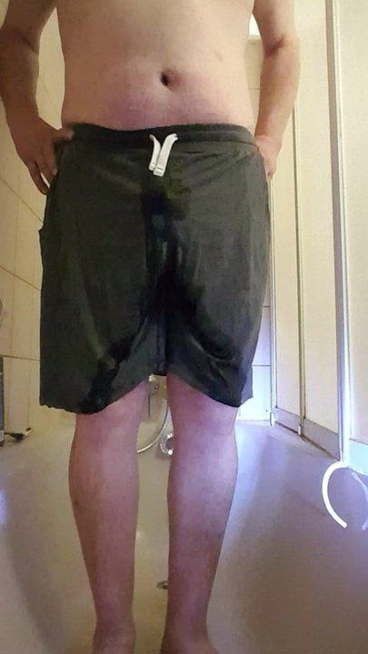 Pee iing in shorts