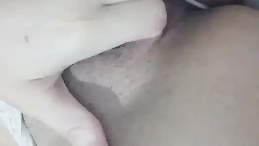 Aku lagi sendirian di kamarku!