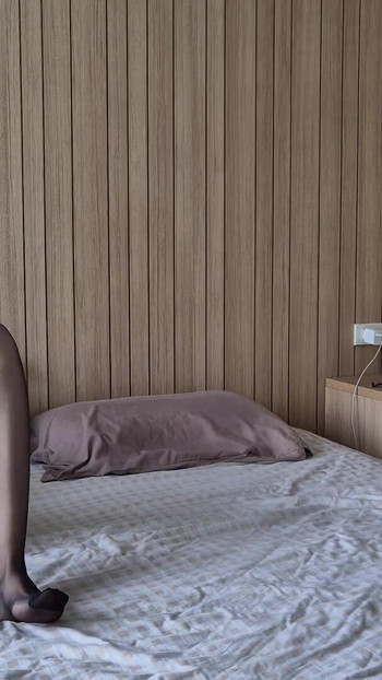 Detik emosi dari "ditangkap adik tiri melancap. Adik tiri menggoda saya. Melancap dalam pantyhose, fetish ketat"