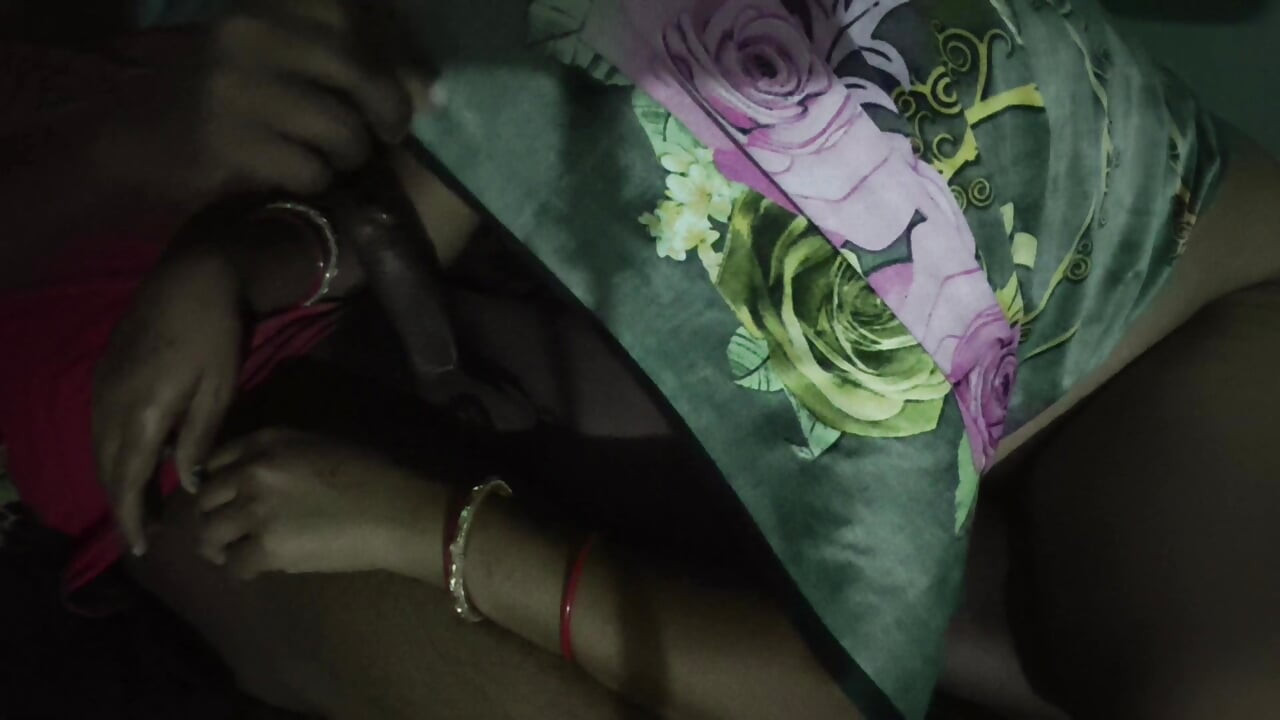 আমি আমার সৎবোনকে খুব ভালো করে চুদেছি।