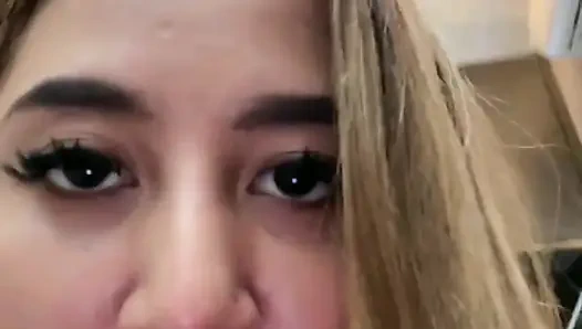 Model populer Indonesia lagi bugil