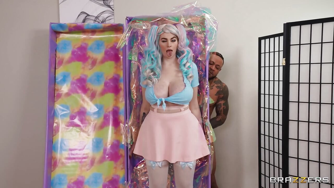 Brazzers - Abigaiil Morris Has a Sneaky Roomie Cosplay Swaperoo Plan