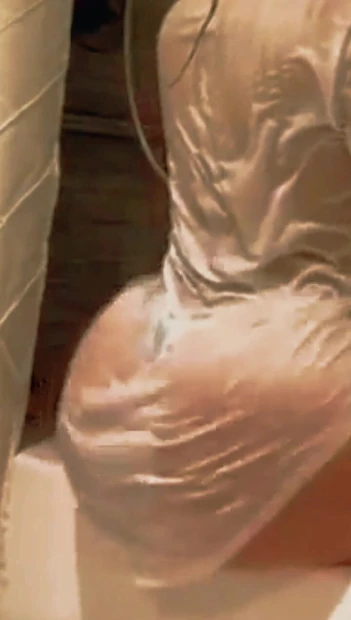 Rubbing pussy on the web is very exciting. I want. Who among you is ready? I would like this very much. My body is very hot.