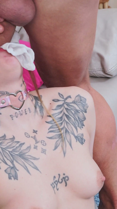 Aliana Foxs lleva la garganta profunda al límite | Clip 1