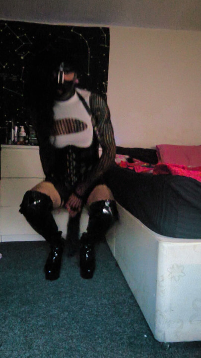 Masked sissy slut