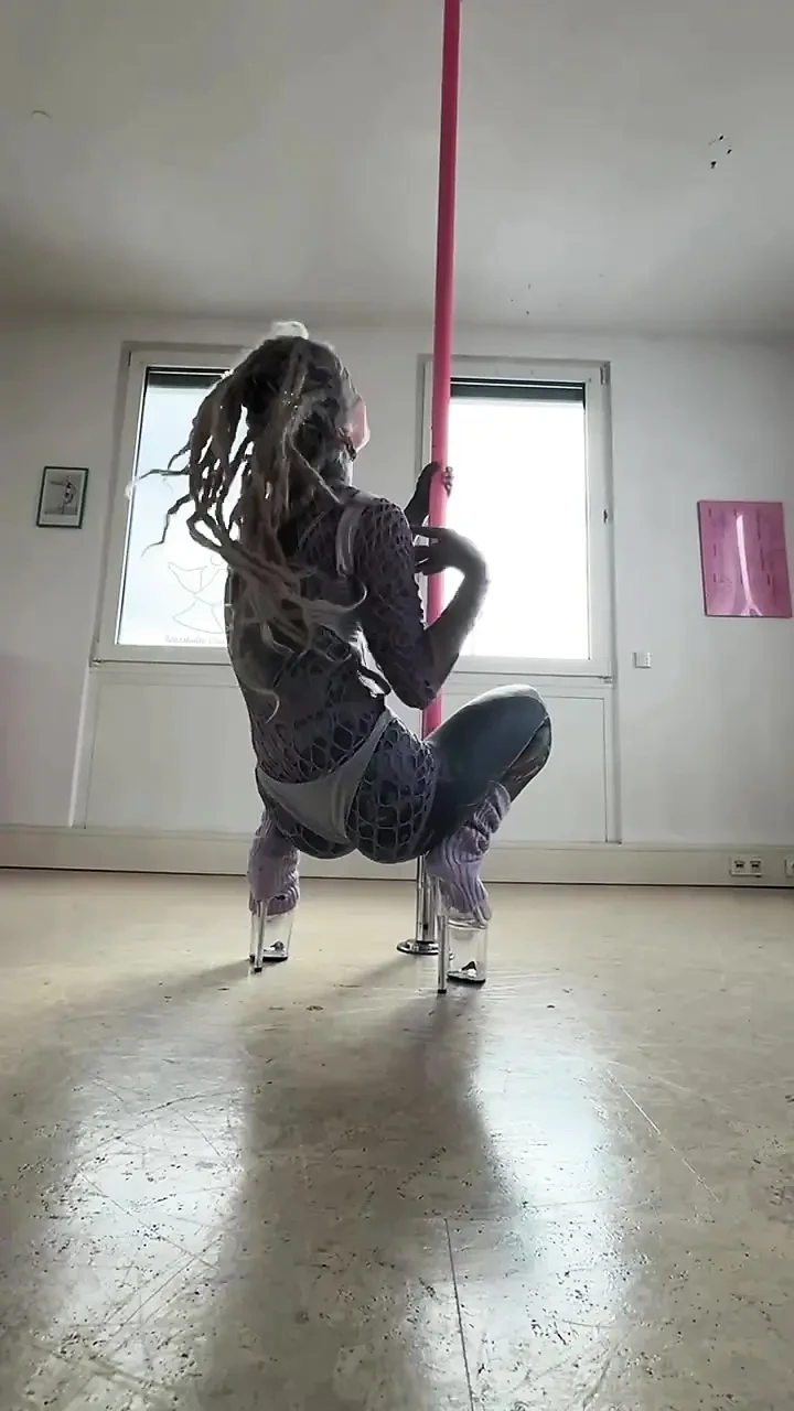 I am dancing on the pole for you !