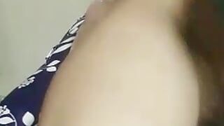 India chico masturbándose