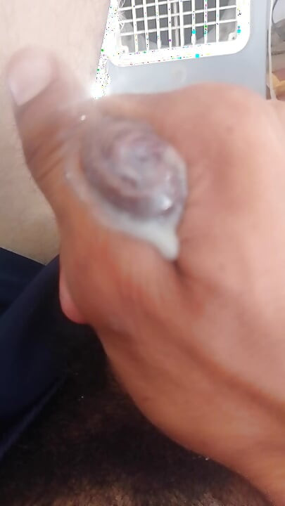 Look guys how I am shaking my penis firmly and pulling out the water.