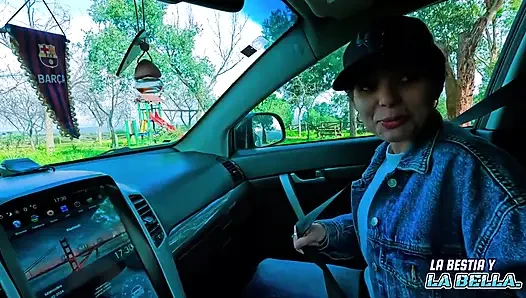 Незнакомец берет меня в мой дом в обмен на минет, а затем трахает меня.