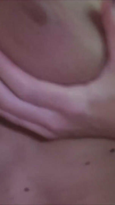 Was man sich alle so in die Fotze stecken kann Milf mit | Clip 1