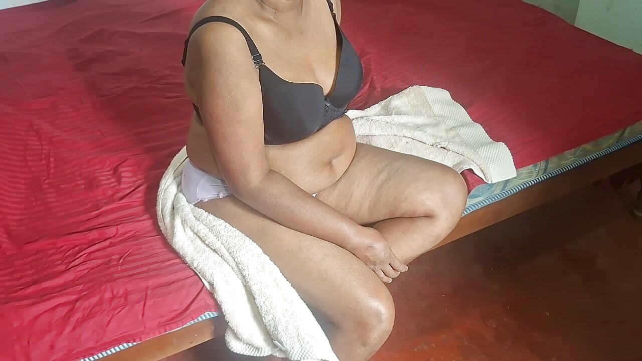 MY STEP MOM HOT AND ROMANTIC