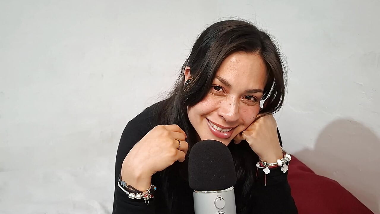 ASMR Kiss กูกัดและกอดหูมึง