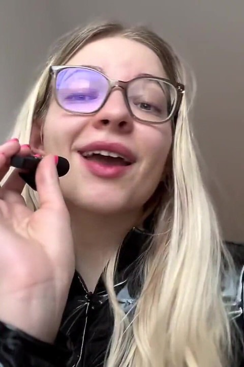 Az önce kadın kılıklı olarak teşhir ettin! Asmr Rol Oyunu