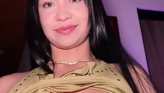 Isabellaarosse shows that she loves anal and asks to be hit hard