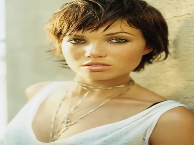 Mandy More Hot & Sexy !!!
